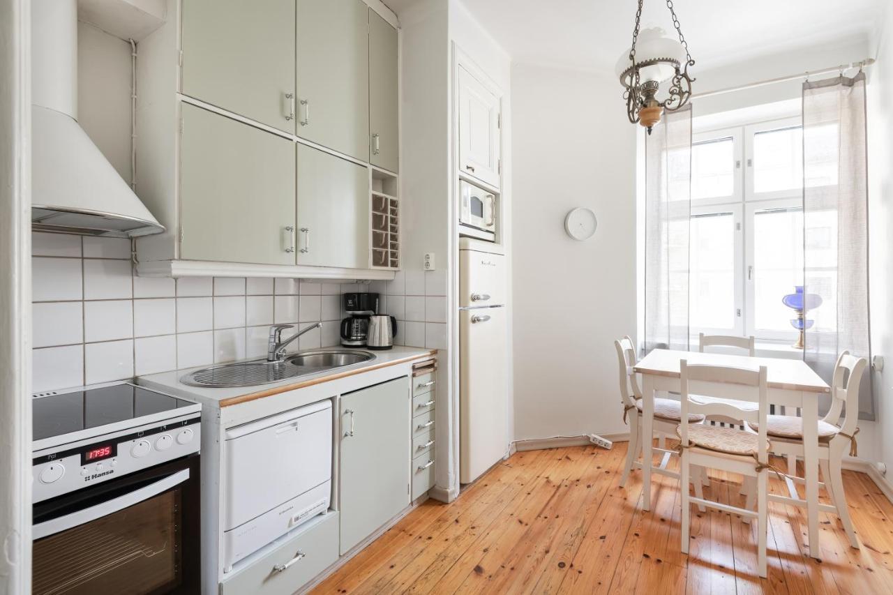 Wehost Spacious For 5 With A Kitchen Appartement *